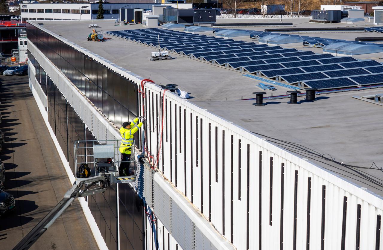 Asko solceller på fasade